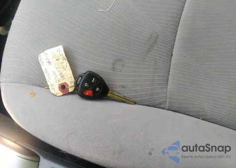 2011 Toyota Corolla Le z USA, uszkodzony, nr VIN JTDBU4EE2BJ100557